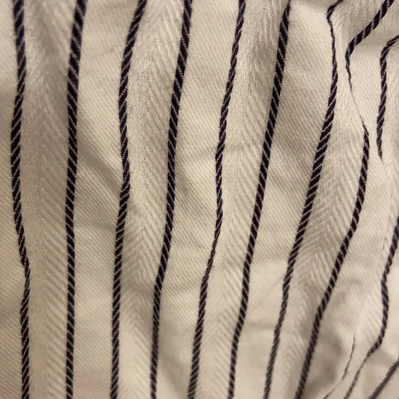 🧁Off the shoulder pin striped black and white button up shirt - Picture 7 of 7